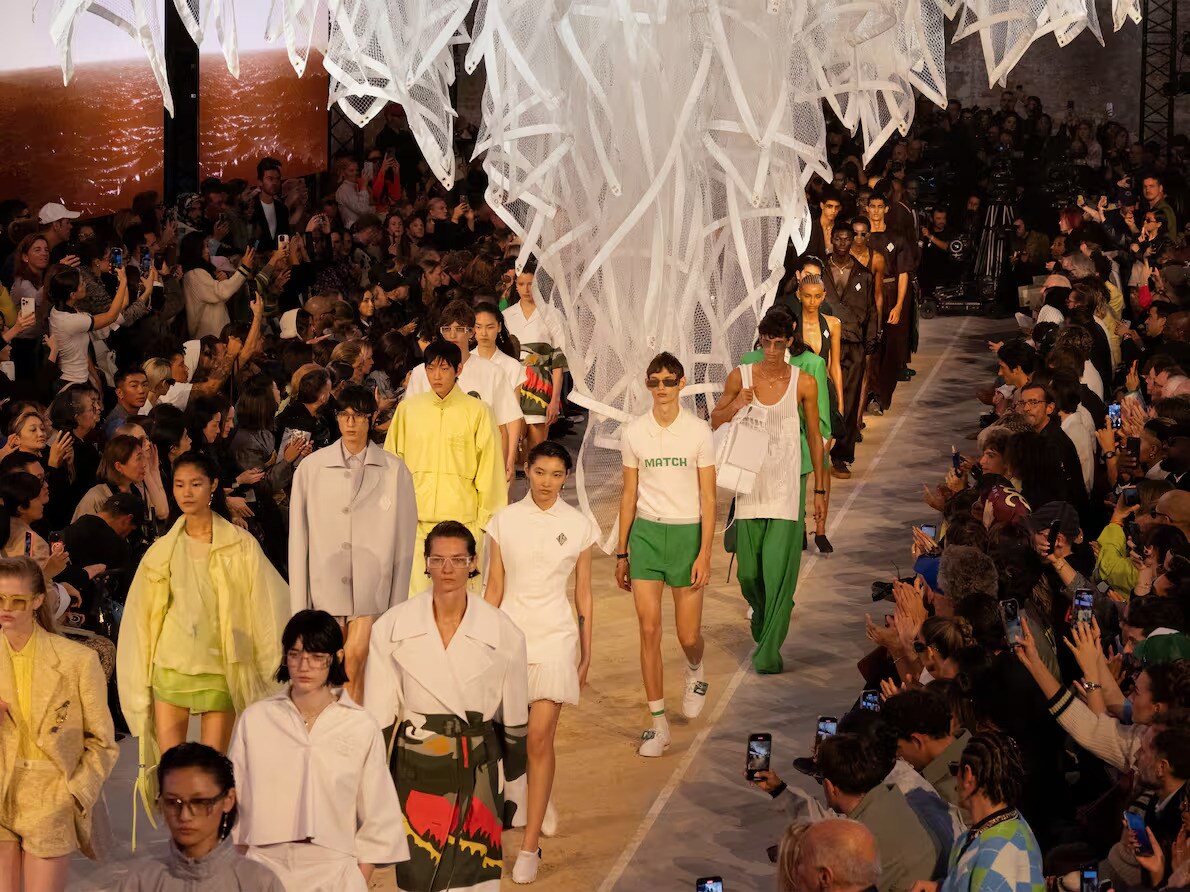 Tenis di tepi pantai