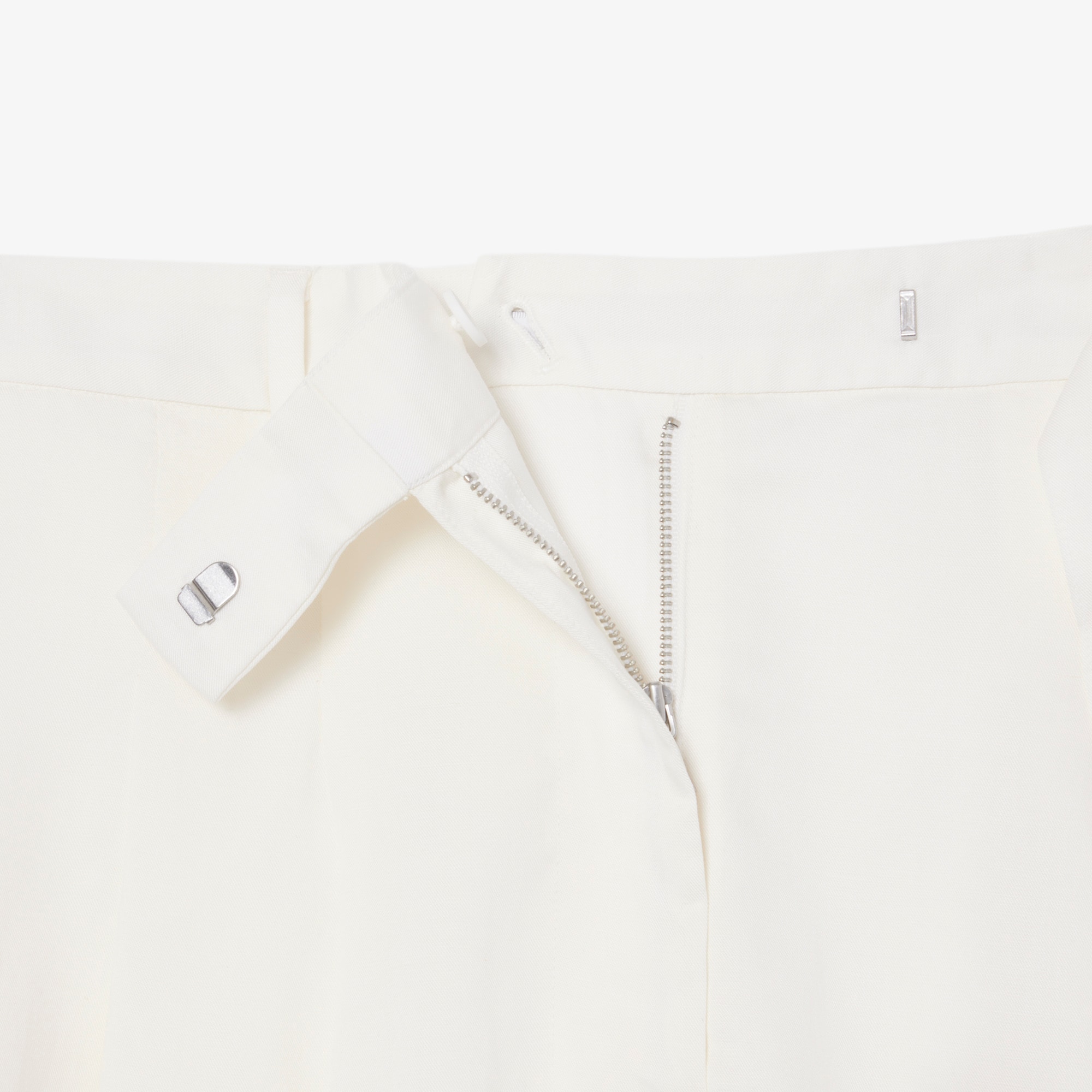 Oversized Fluid Linen Blend Bermuda Shorts image number 2