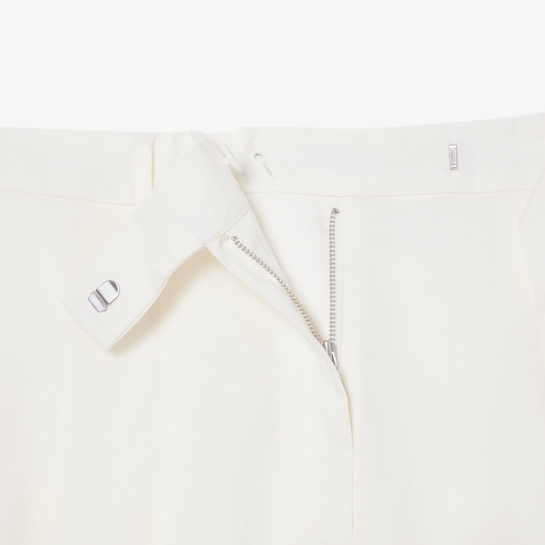 Oversized Fluid Linen Blend Bermuda Shorts image number 2