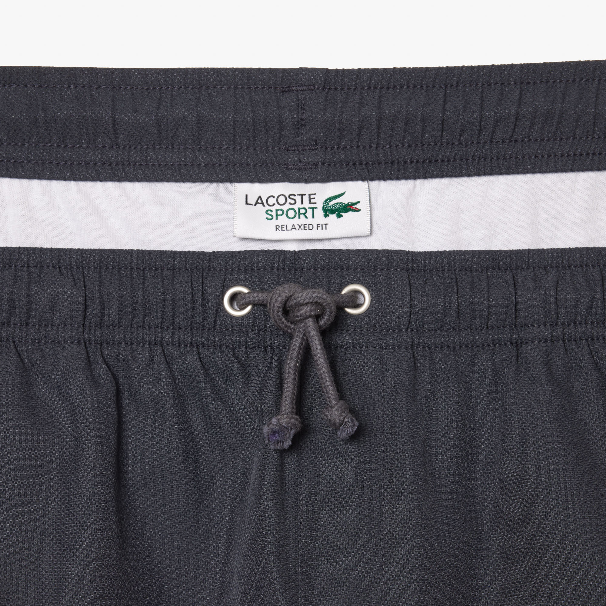 Men's Lacoste SPORT tennis shorts in solid diamond weave taffeta image number 6