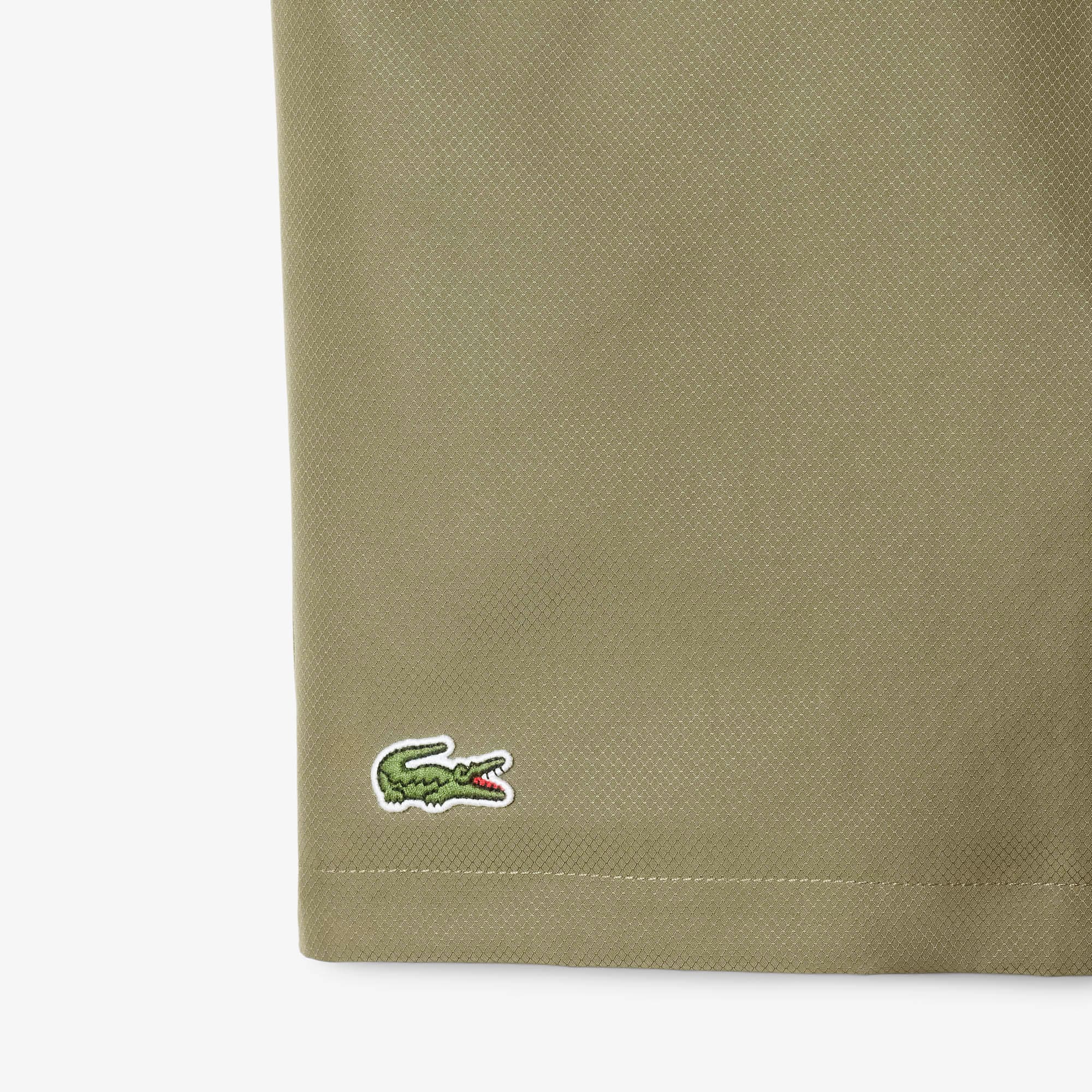Men's Lacoste SPORT tennis shorts in solid diamond weave taffeta image number 4