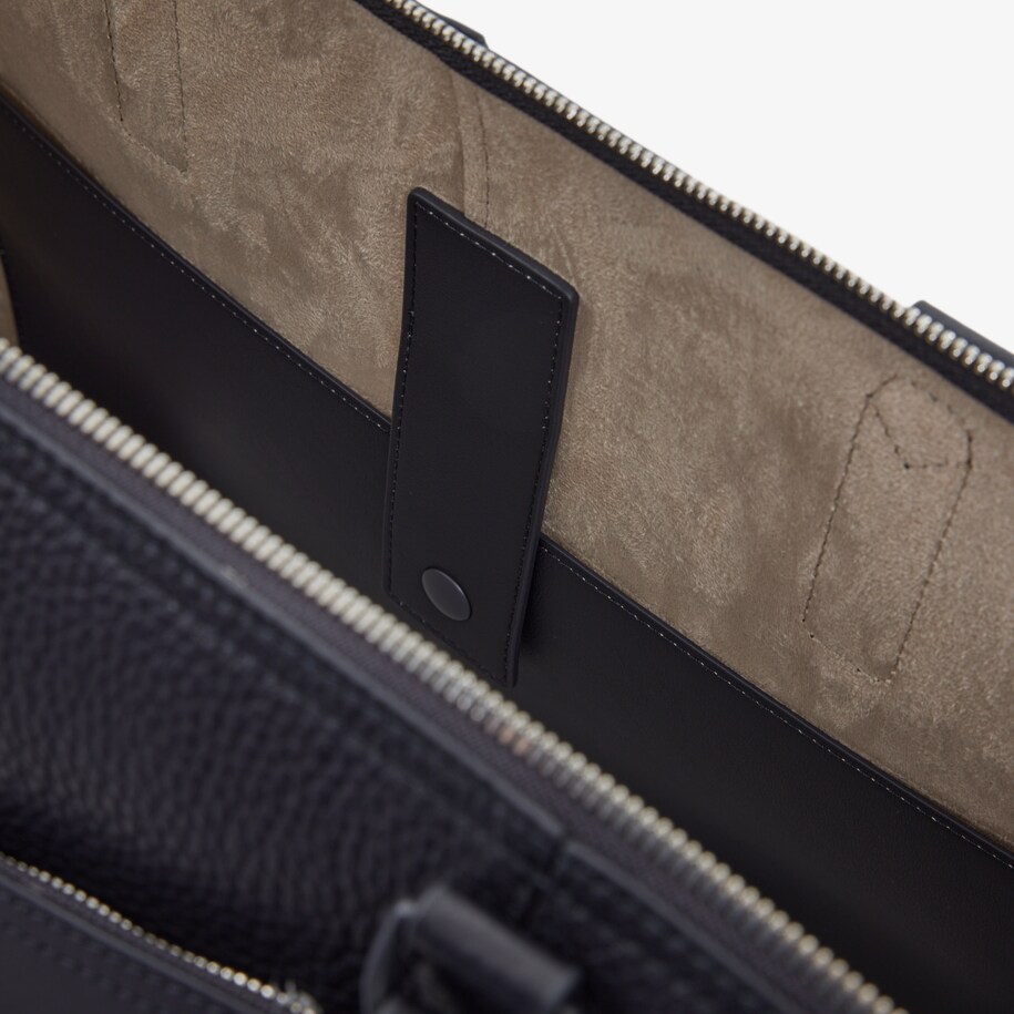 Club Lacoste Grain Leather Weekend Bag image number 3