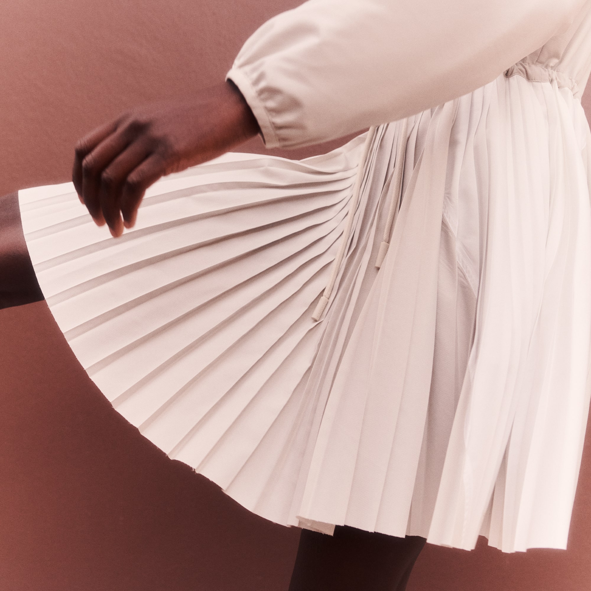 Long-Sleeved Colourblock Dress image number 8