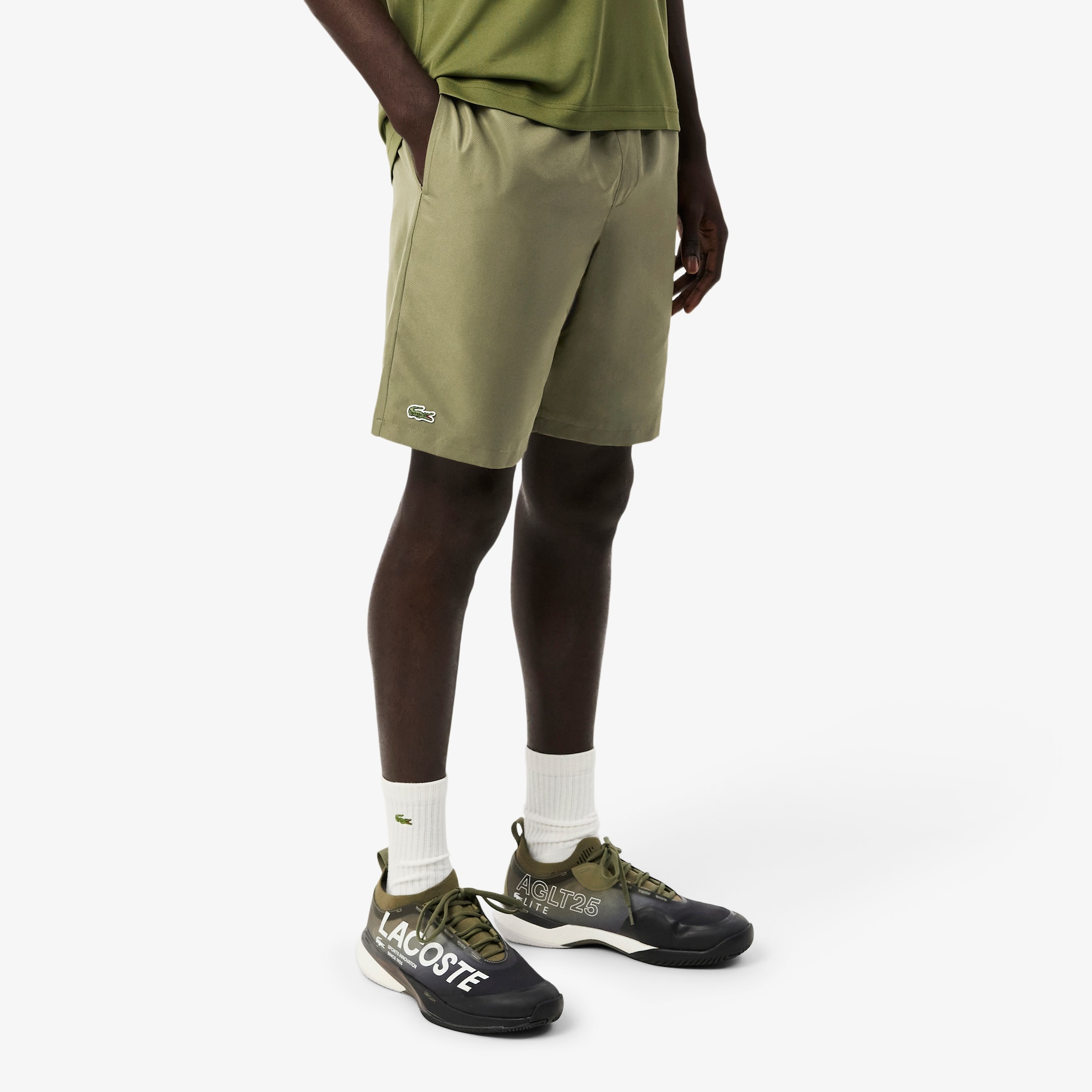 Men's Lacoste SPORT tennis shorts in solid diamond weave taffeta image number 1