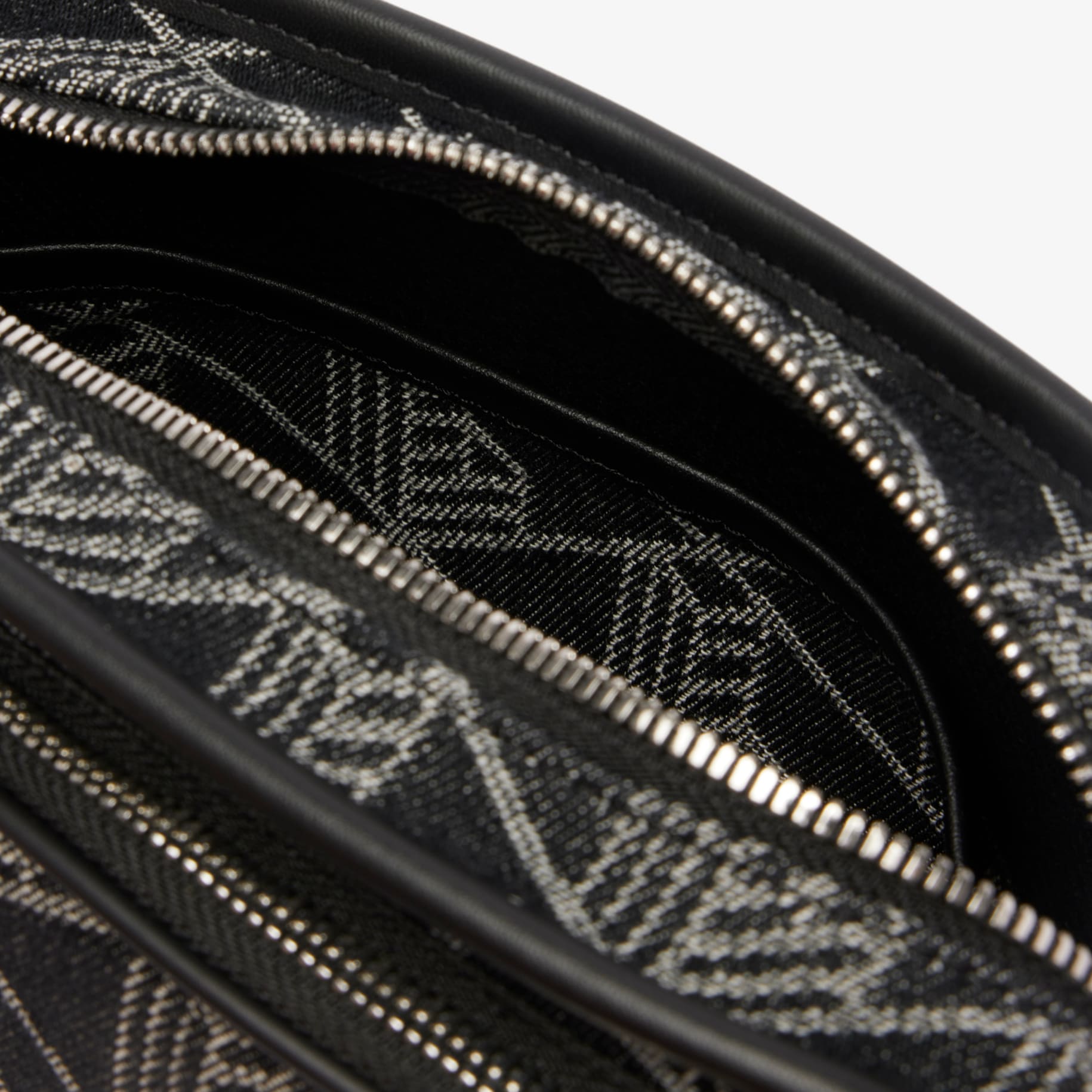 Heritage Jacquard Shoulder Bag image number 3