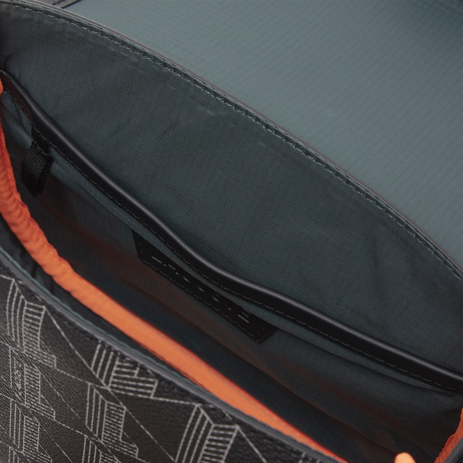 The Blend Shoulder Bag image number 4