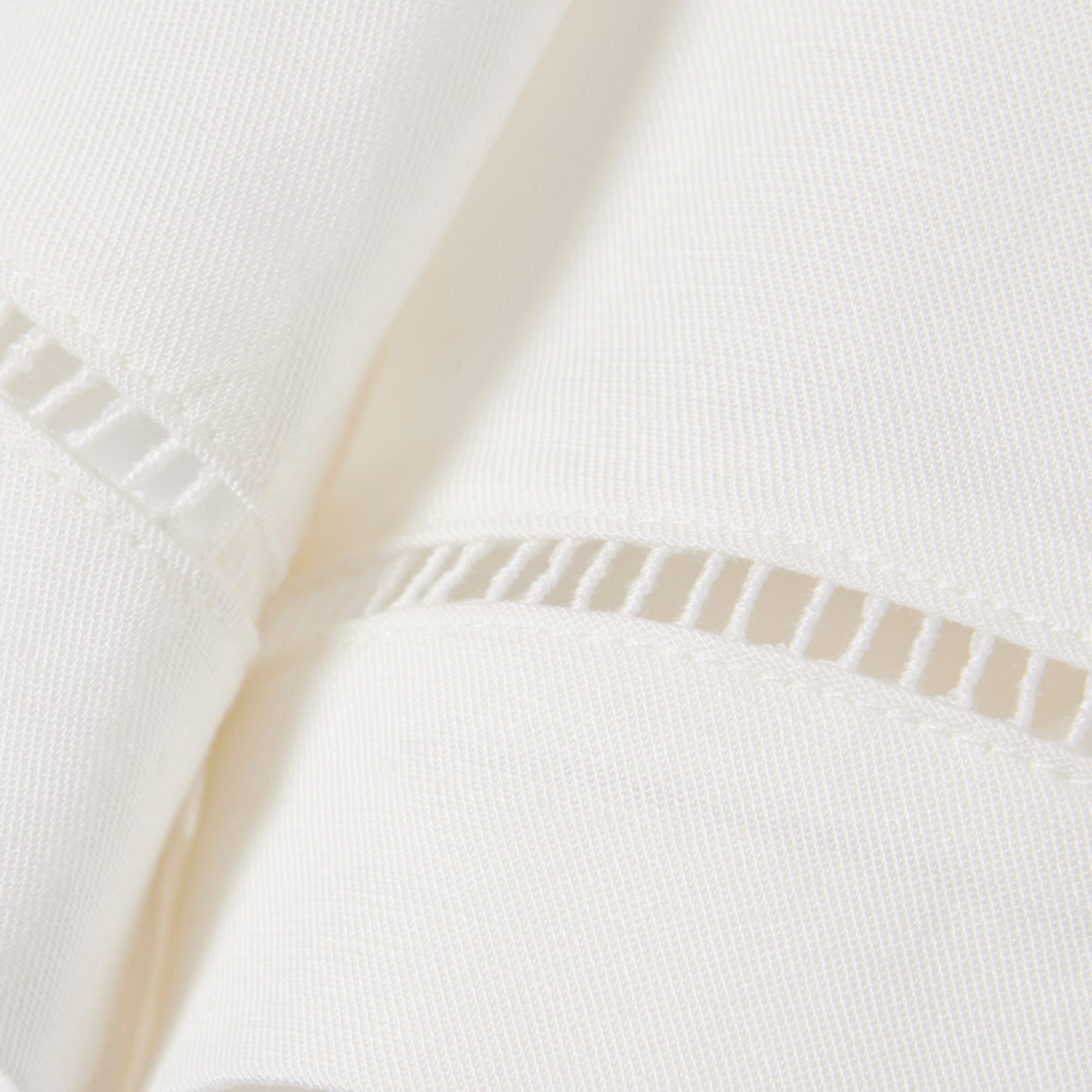 Oversized Fluid Linen Blend Bermuda Shorts image number 4