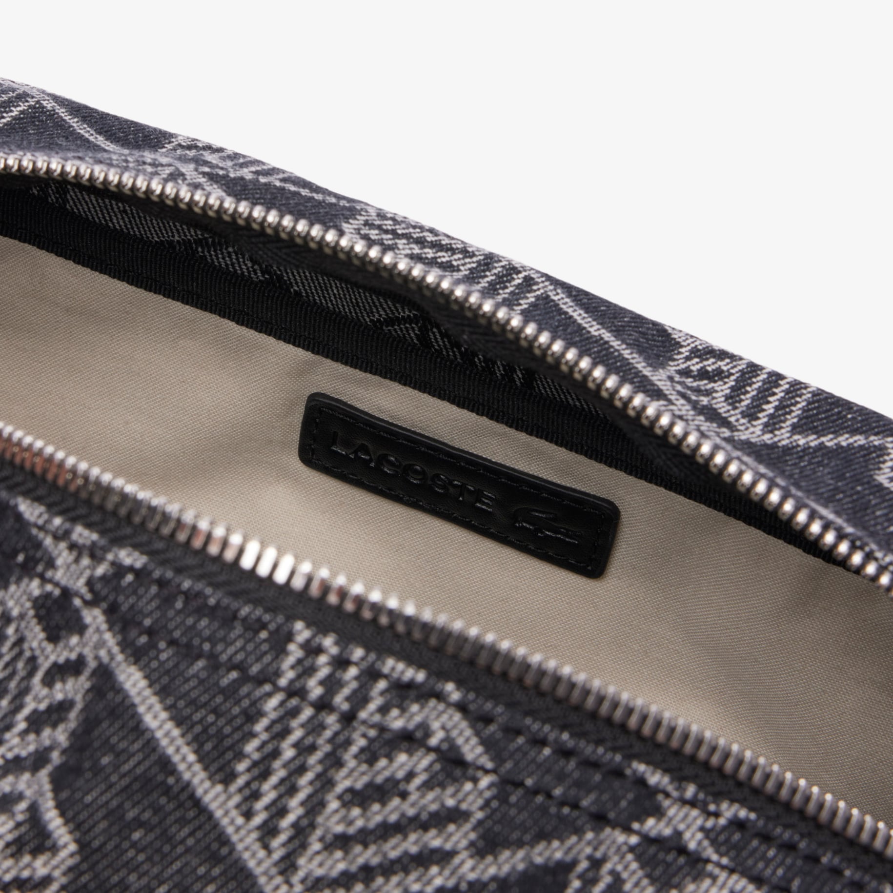 Neocroc Jacquard Motif Toiletry Bag image number 3
