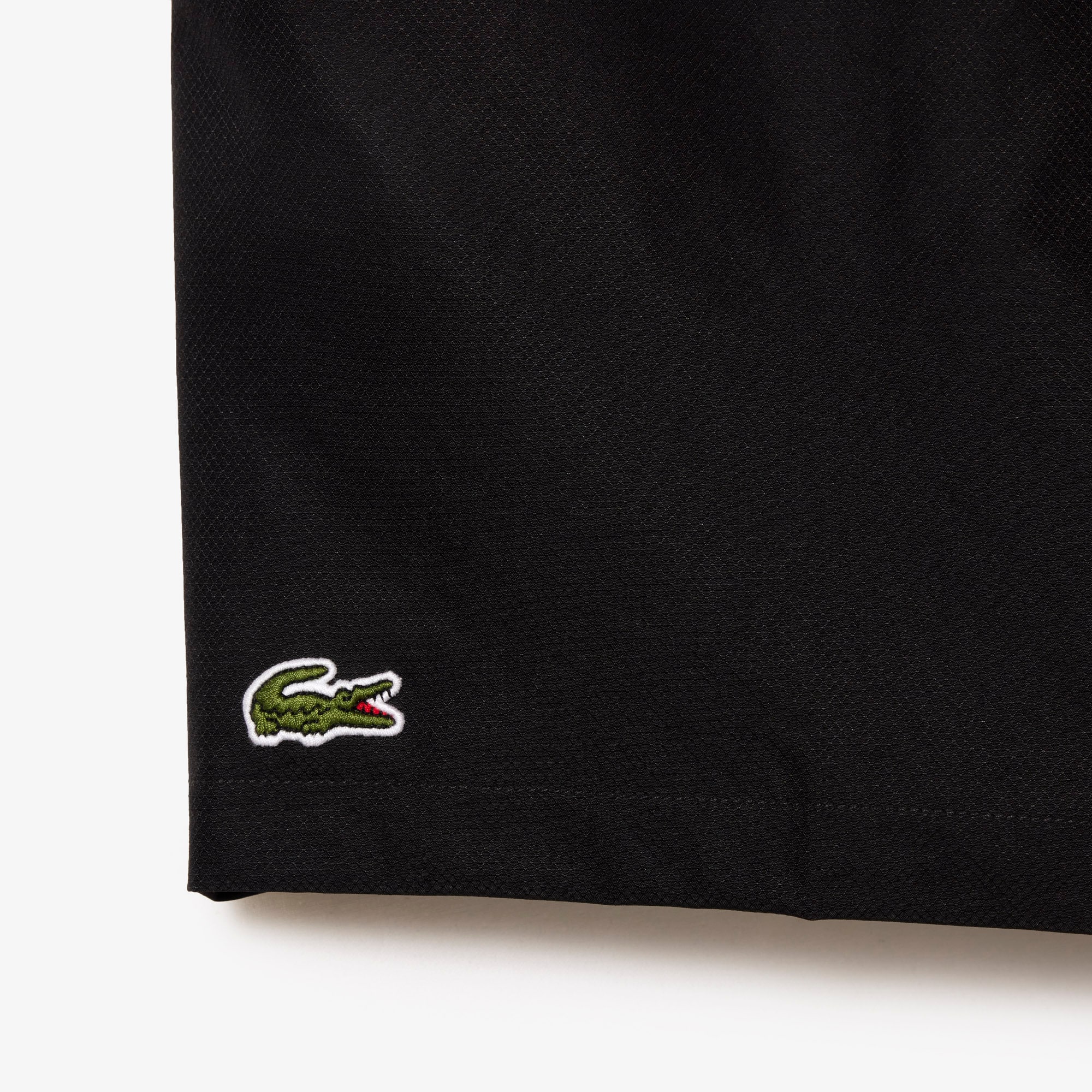 Men's Lacoste SPORT tennis shorts in solid diamond weave taffeta image number 5