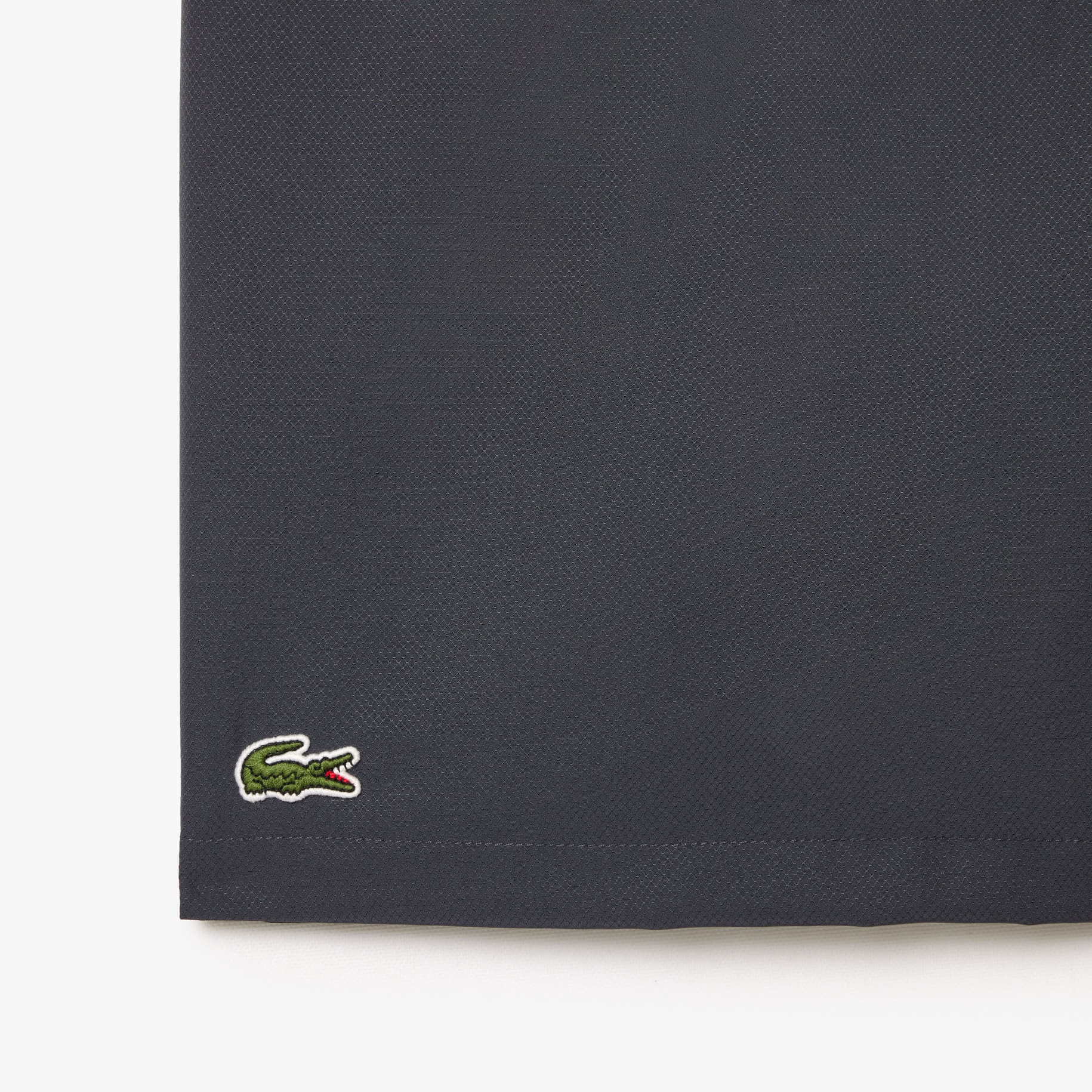 Men's Lacoste SPORT tennis shorts in solid diamond weave taffeta image number 5