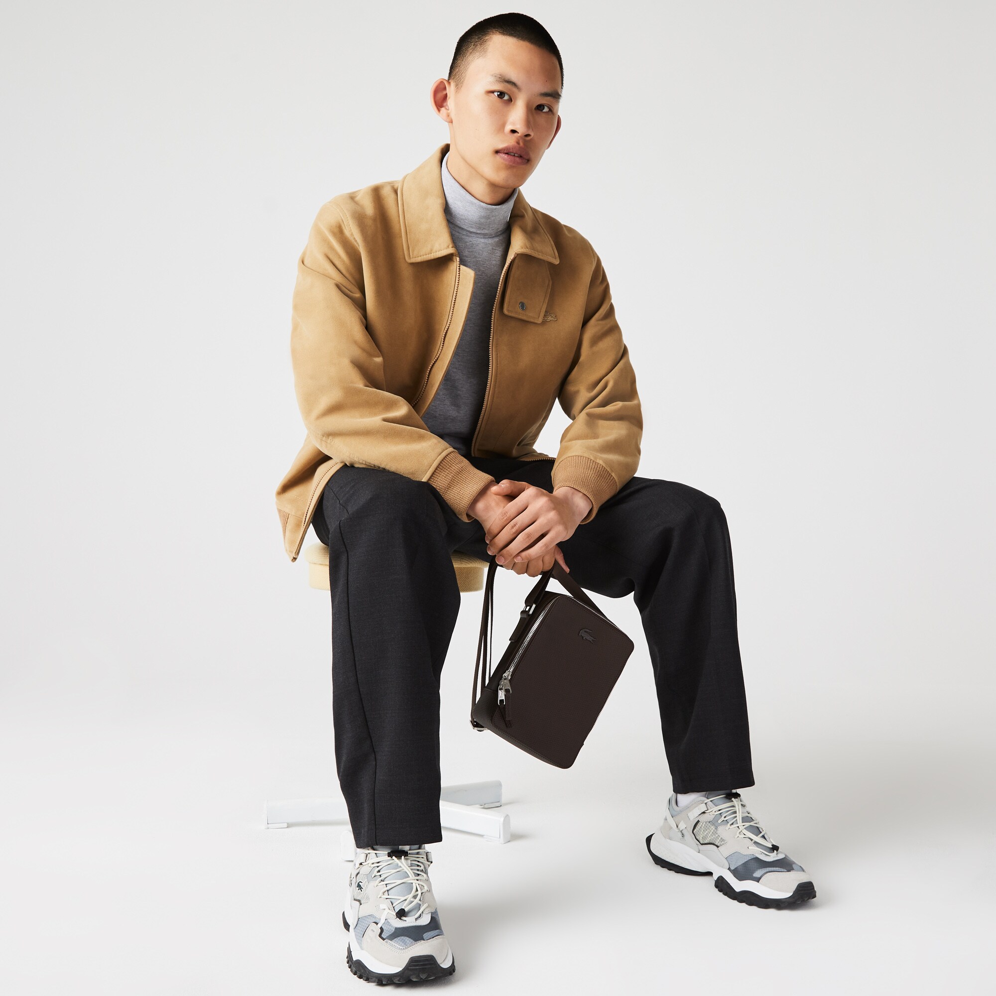 vertical camera bolsa lacoste