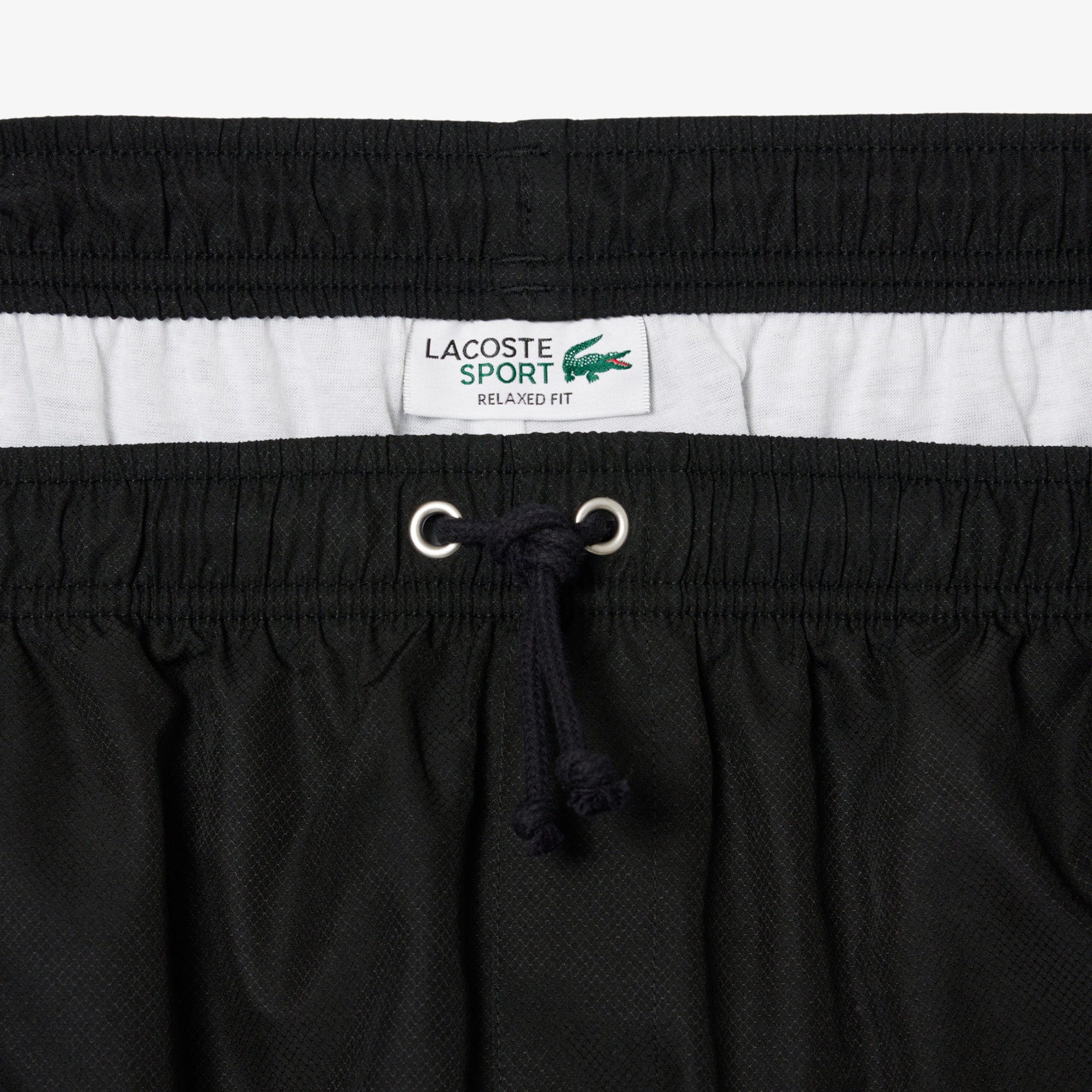 Men's Lacoste SPORT tennis shorts in solid diamond weave taffeta image number 6