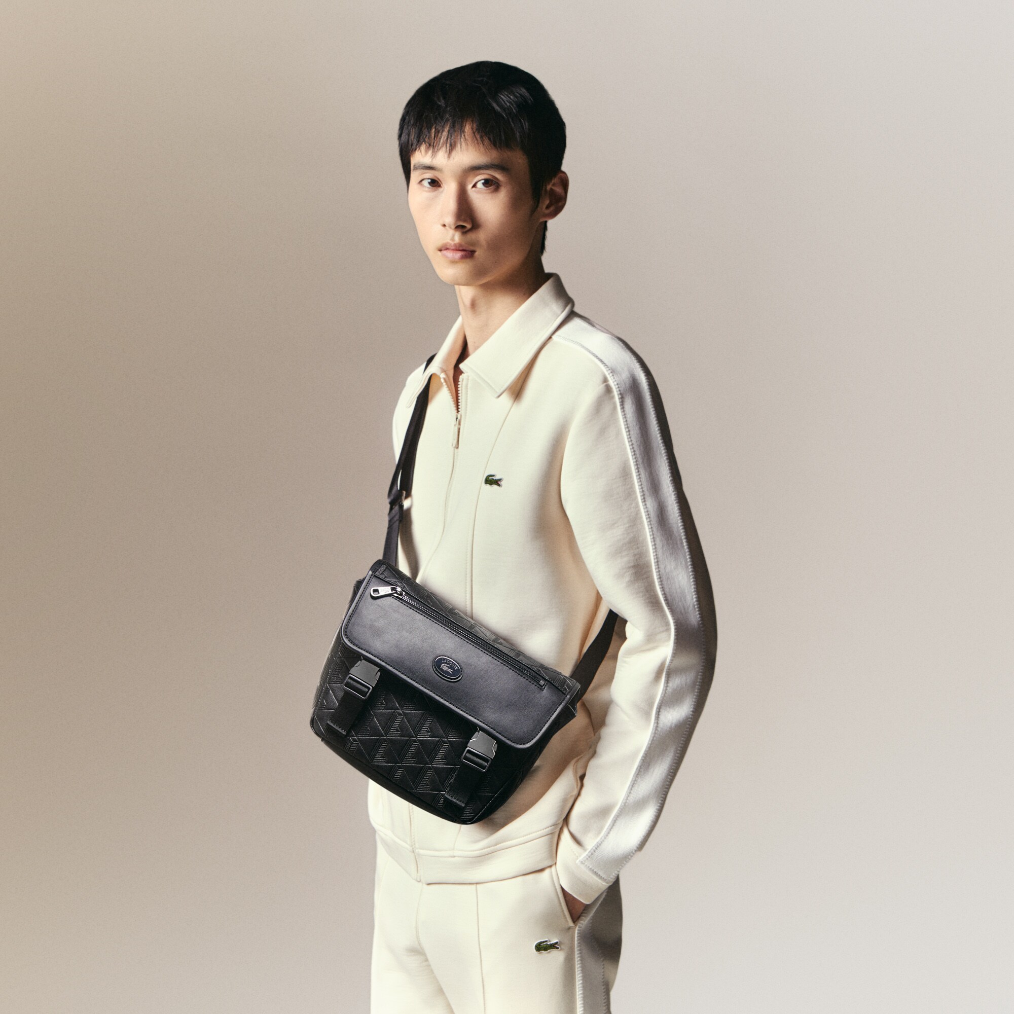 ★送料・関税込★【LACOSTE】NOMOGRAMME Flap Messenger Bag Nomogramme Small Flap Close Purse