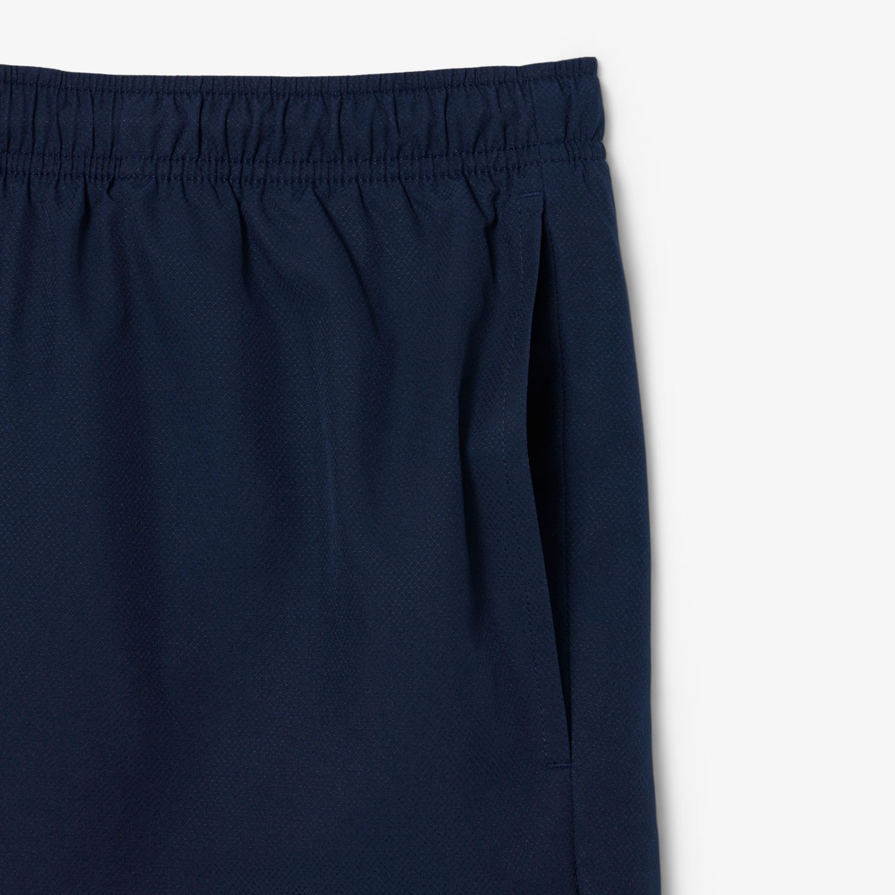 Men's Lacoste SPORT tennis shorts in solid diamond weave taffeta image number 4