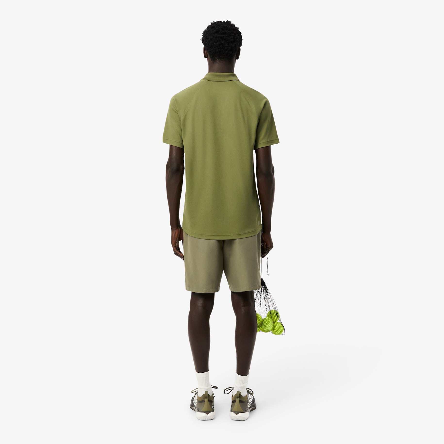 Men's Lacoste SPORT tennis shorts in solid diamond weave taffeta image number 2