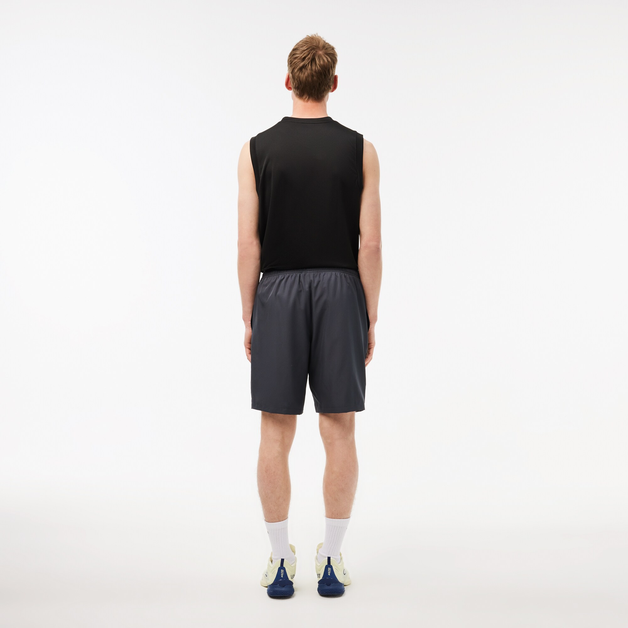 Men's Lacoste SPORT tennis shorts in solid diamond weave taffeta image number 2
