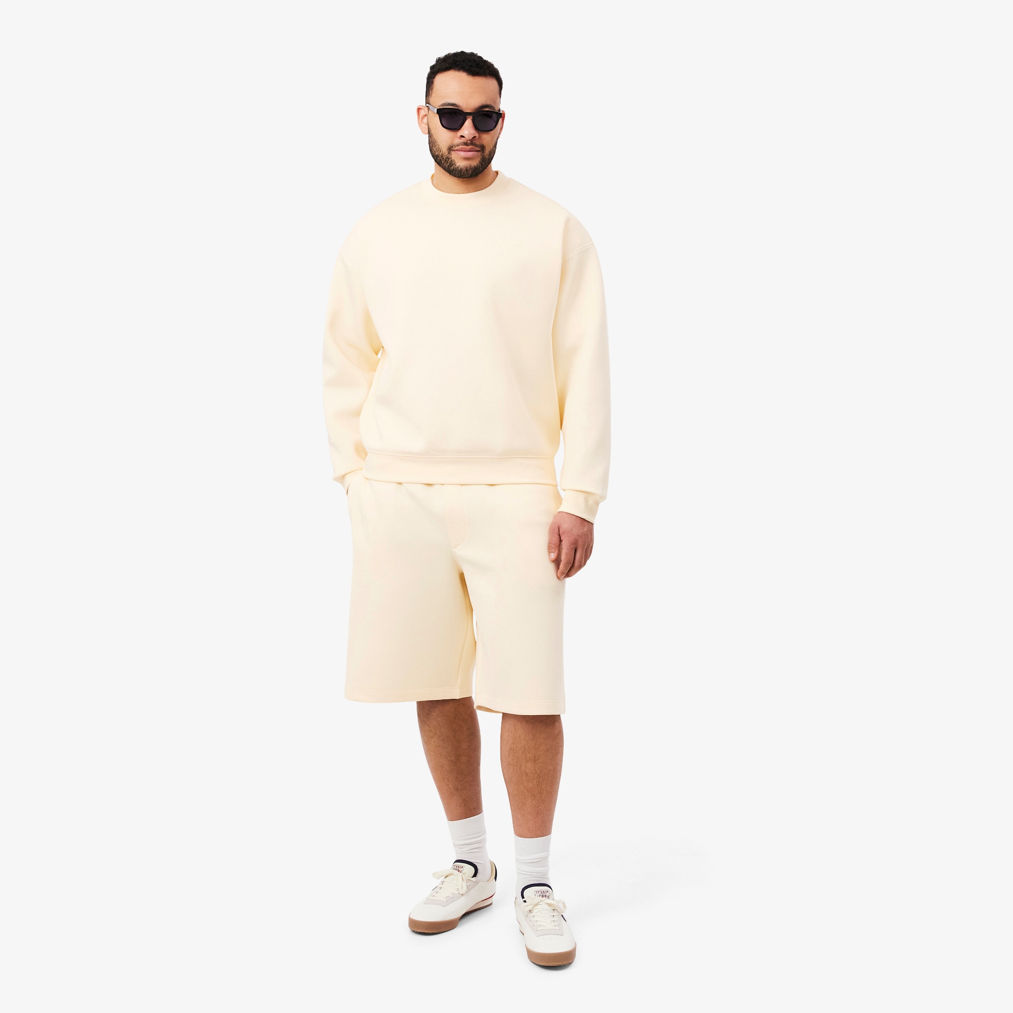 Celana Pendek Relaxed Fit Interlock image number 8