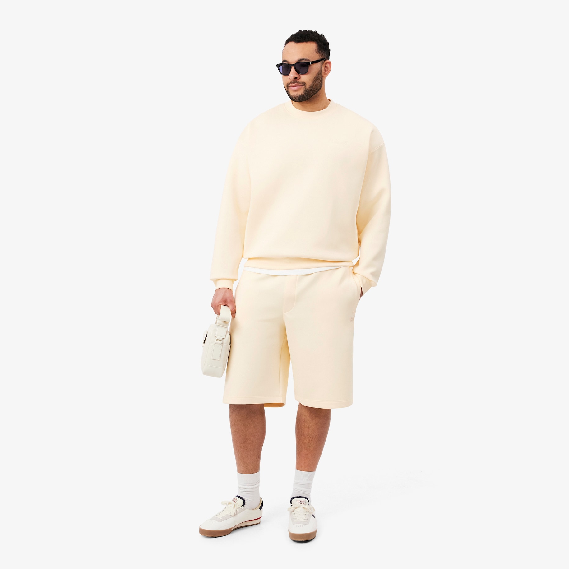 Celana Pendek Relaxed Fit Interlock image number 9