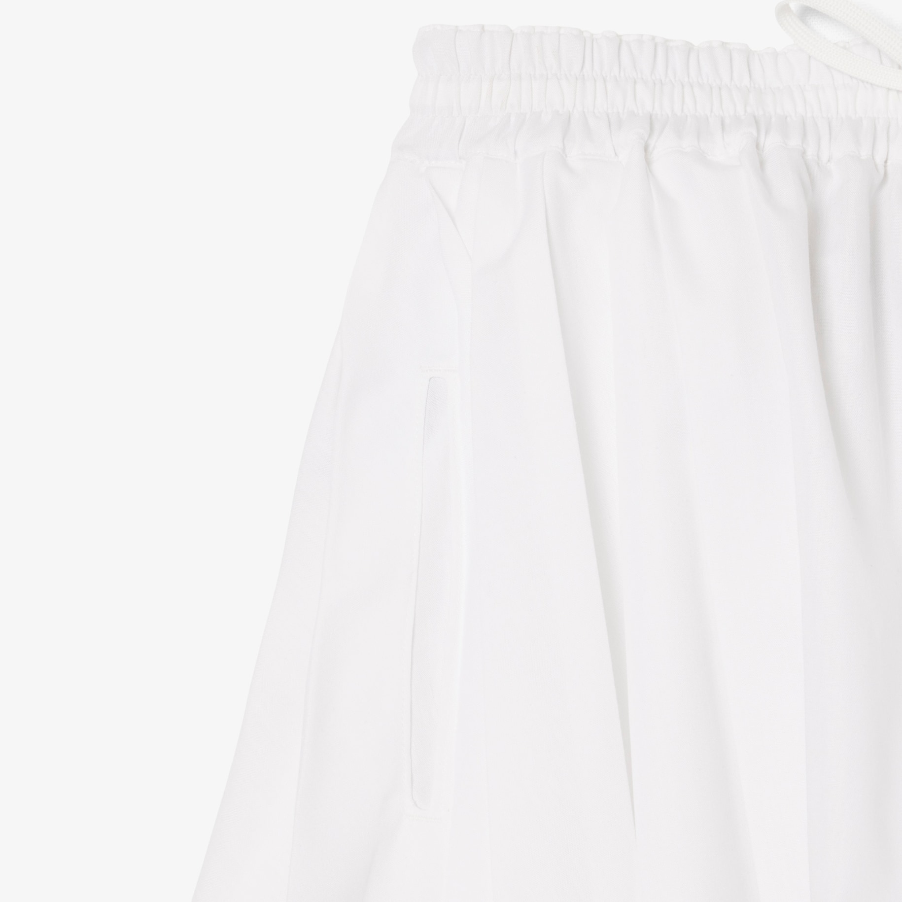 Celana Pendek Poplin Short Pleated Runway image number 5