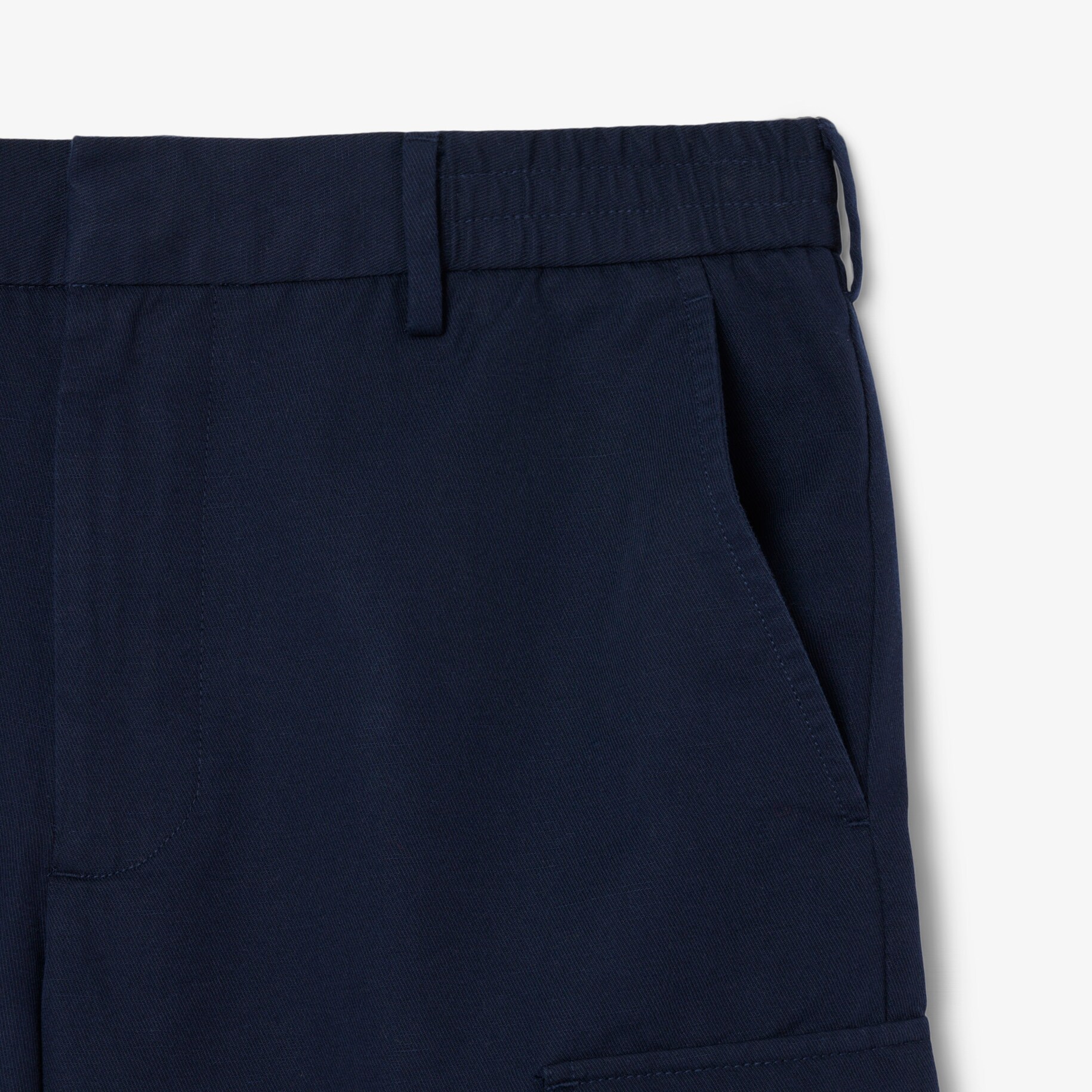 Men's Relaxed Fit Cotton And Linen Twill Cargo Bermudas image number 2