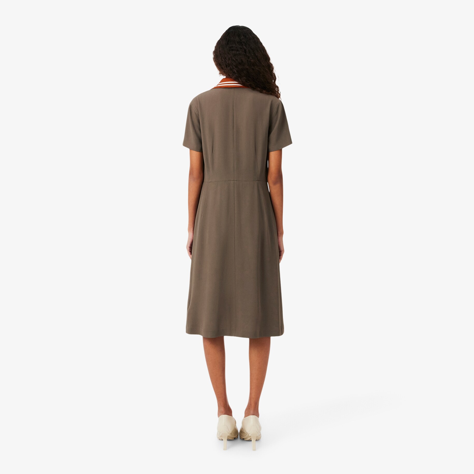 Gaun Piqu&eacute; Kerah Polo Logo Runway image number 2