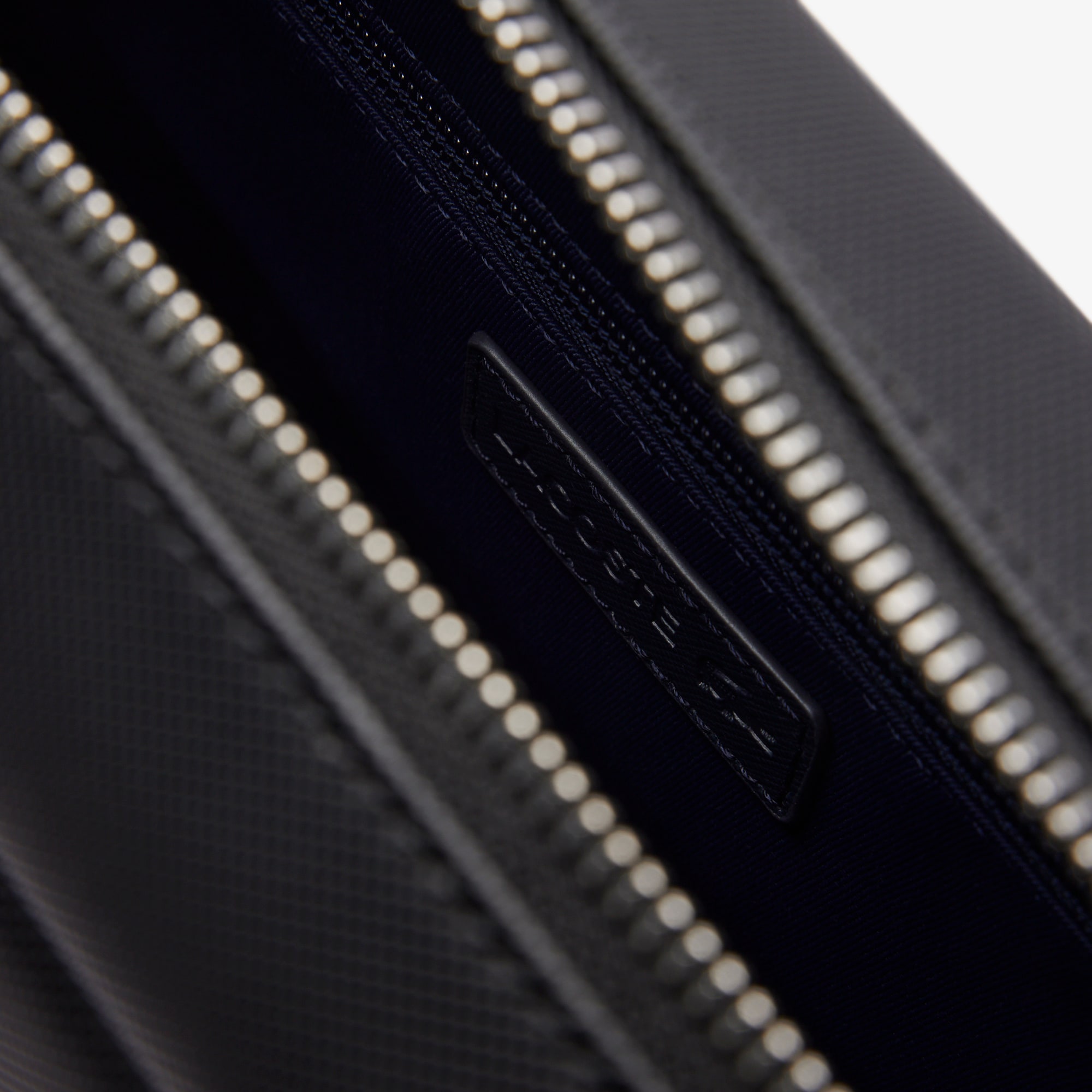 Men&rsquo;s Classic Shoulder Bag image number 4