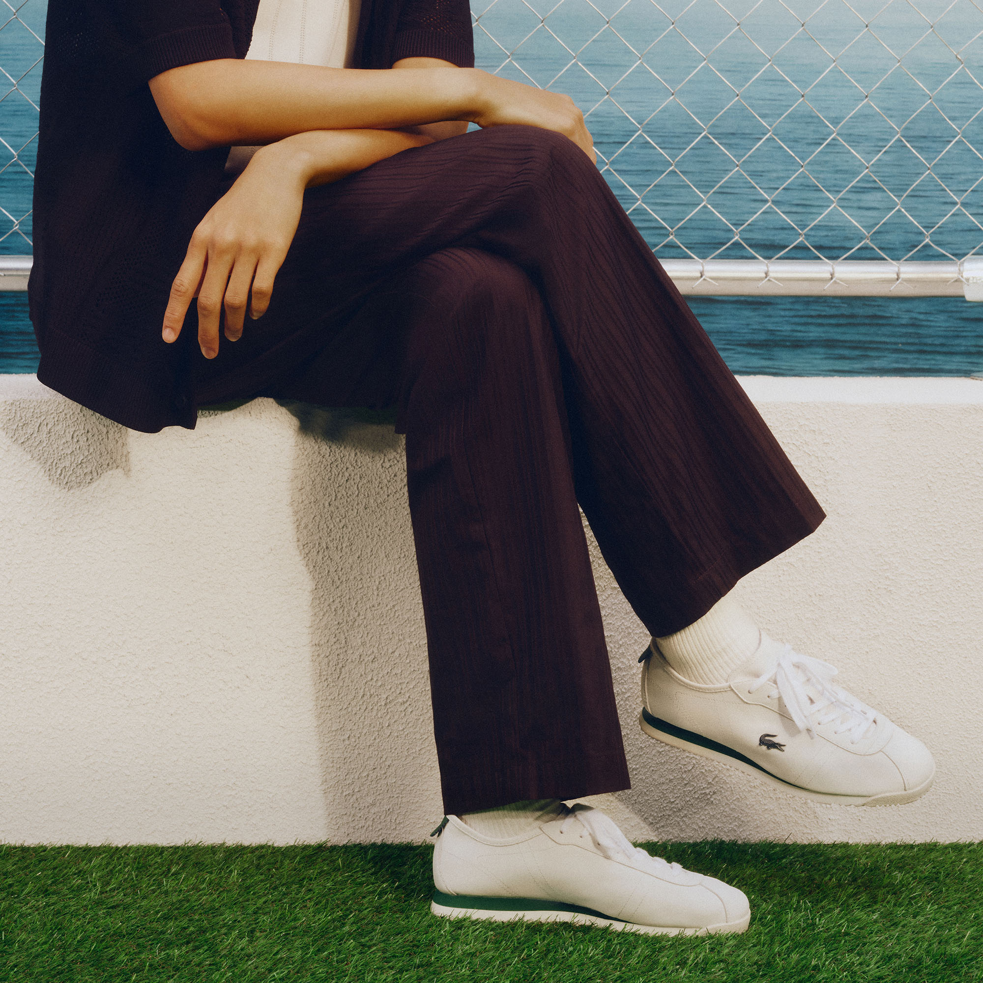 Sepatu Sneakers Club-Low Pria image number 7