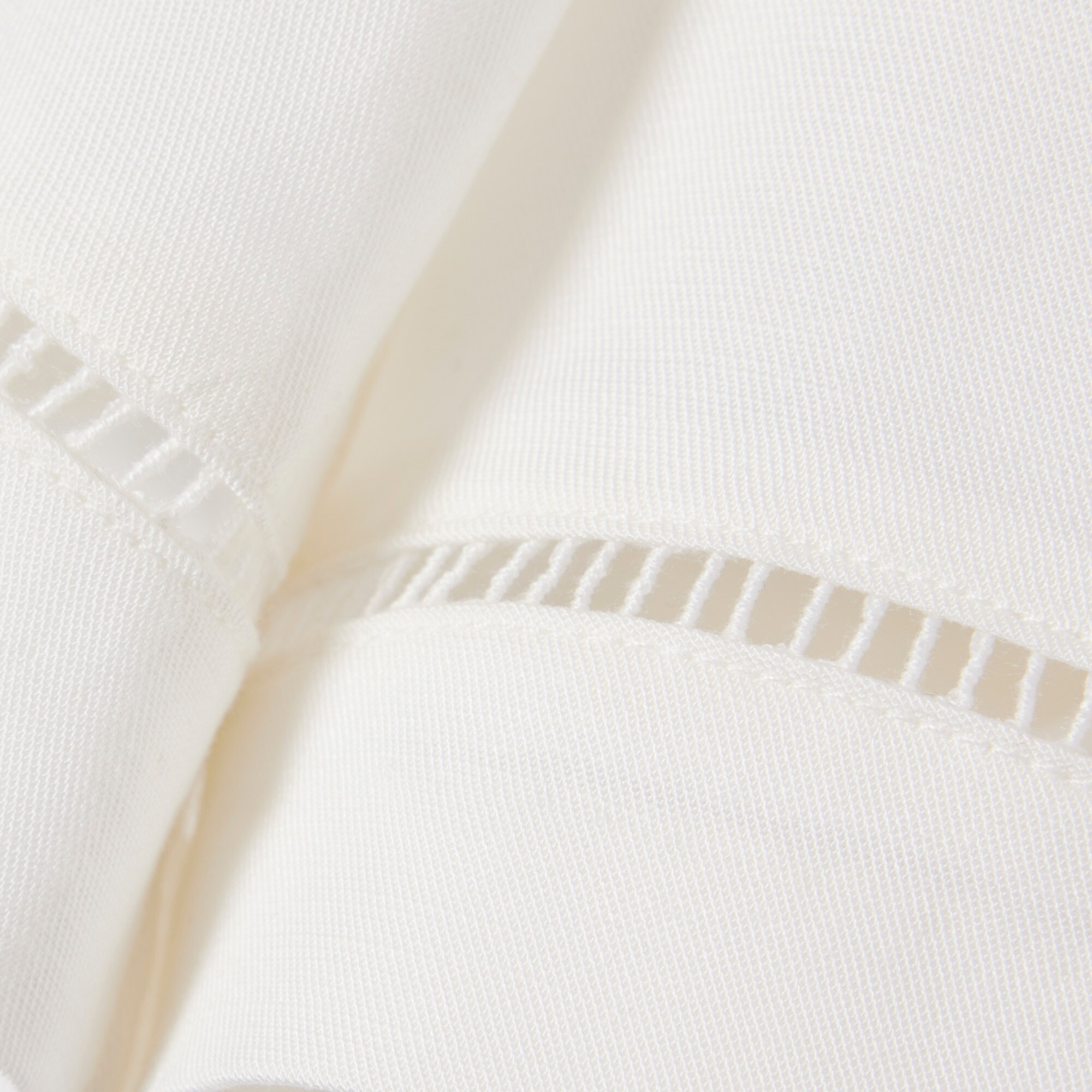 Celana Pendek Bermuda Oversized Fluid Linen Blend image number 4