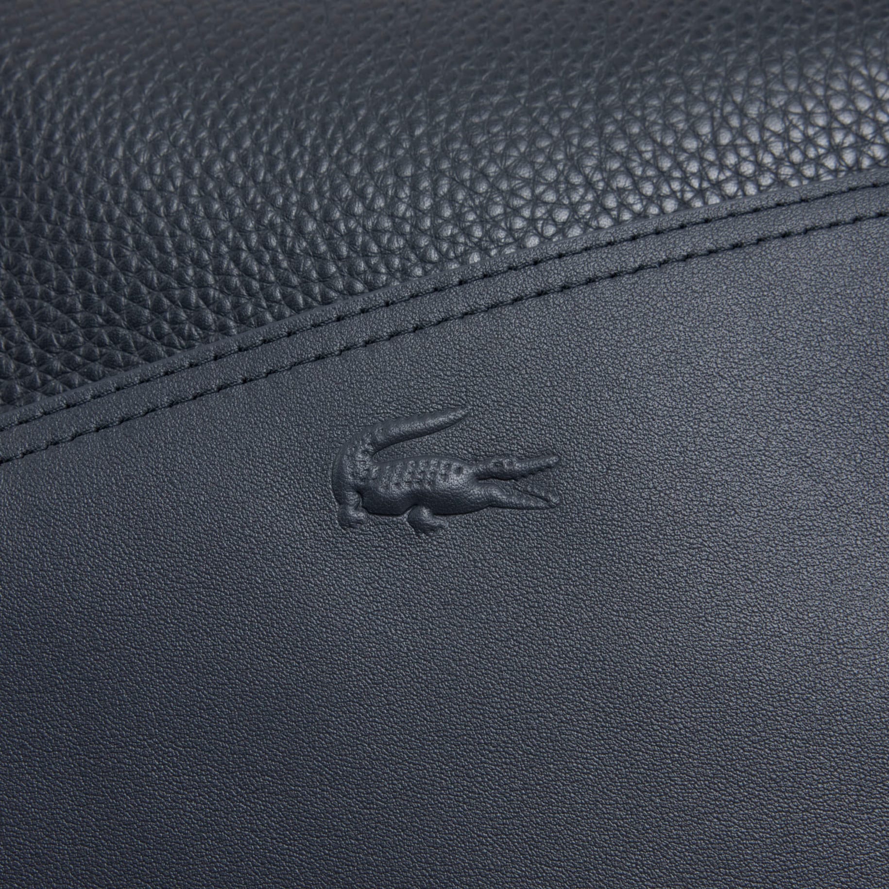 Tas Weekend Club Lacoste Kulit Grain image number 4