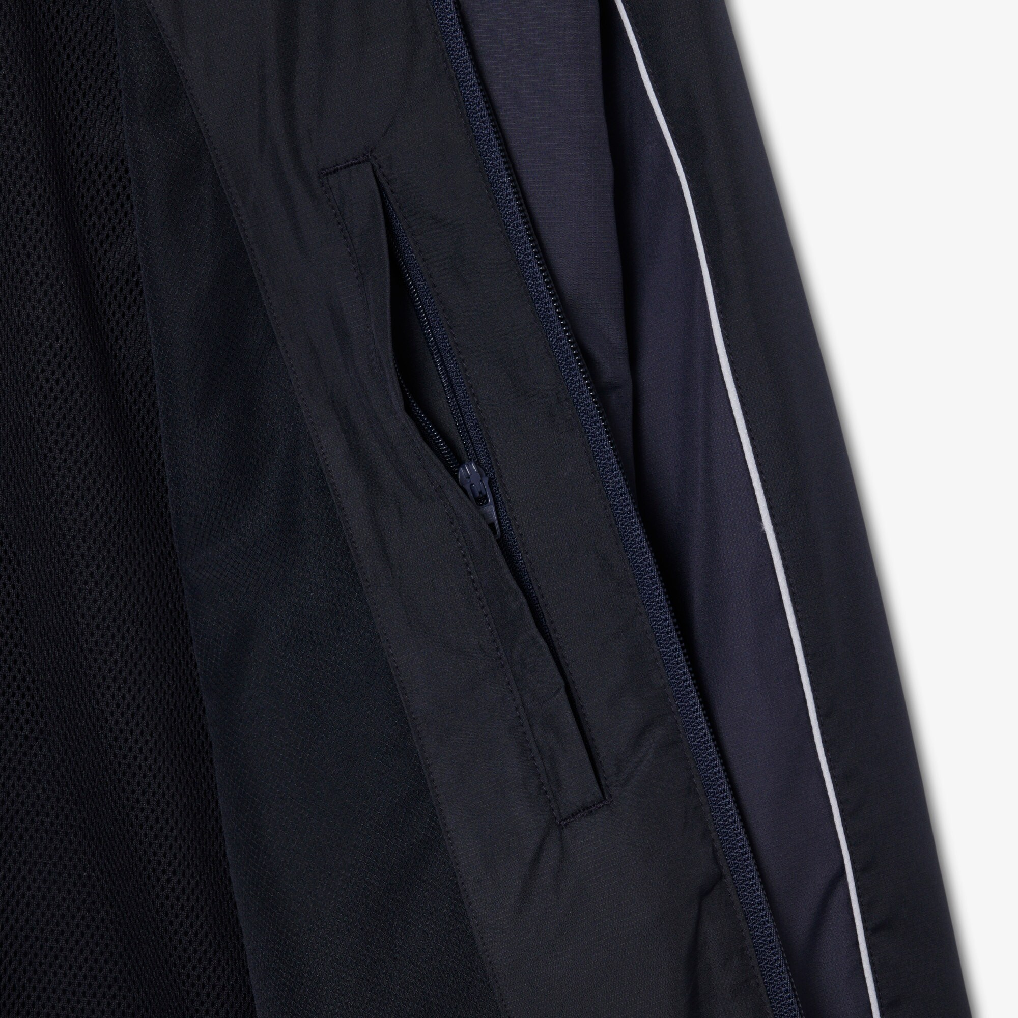 Jaket Track Colour-Block Water-Repellent image number 6
