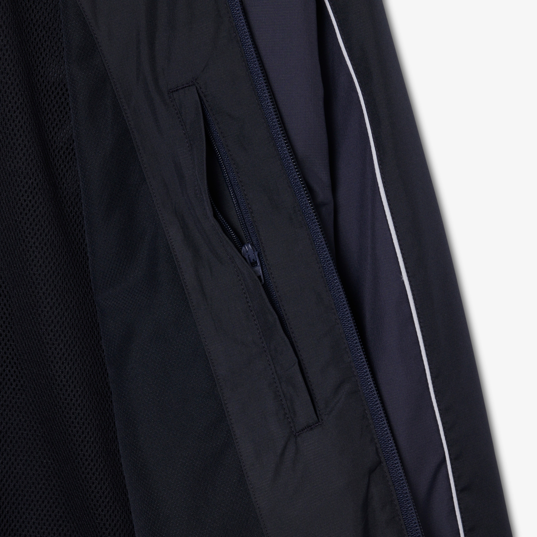 Jaket Track Colour-Block Water-Repellent image number 6