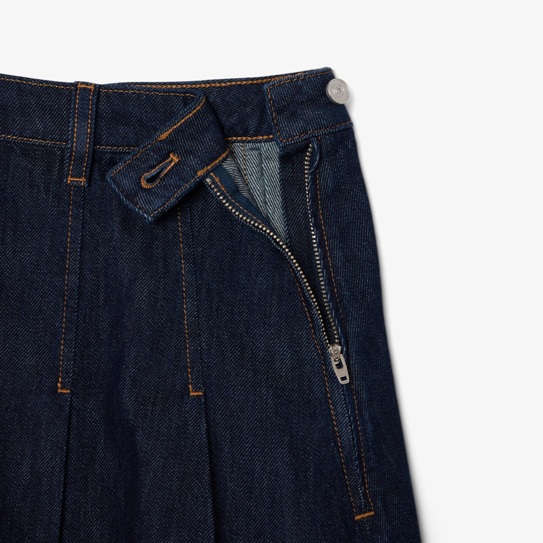 Short Pleated Denim Skirt image number 4