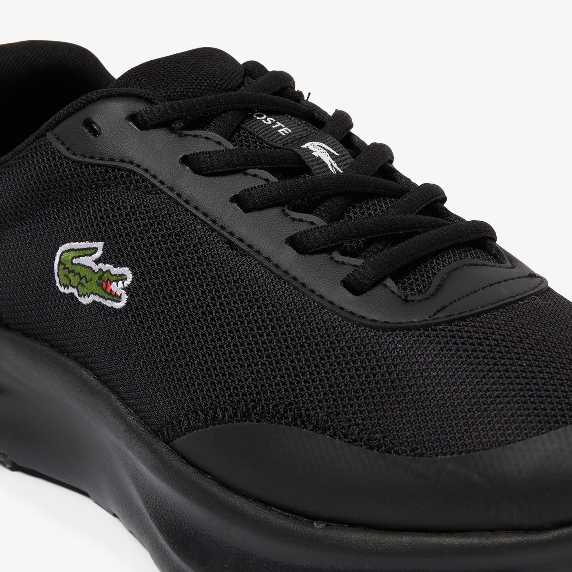 Sepatu Sneakers Neo Run Ace Pria image number 5