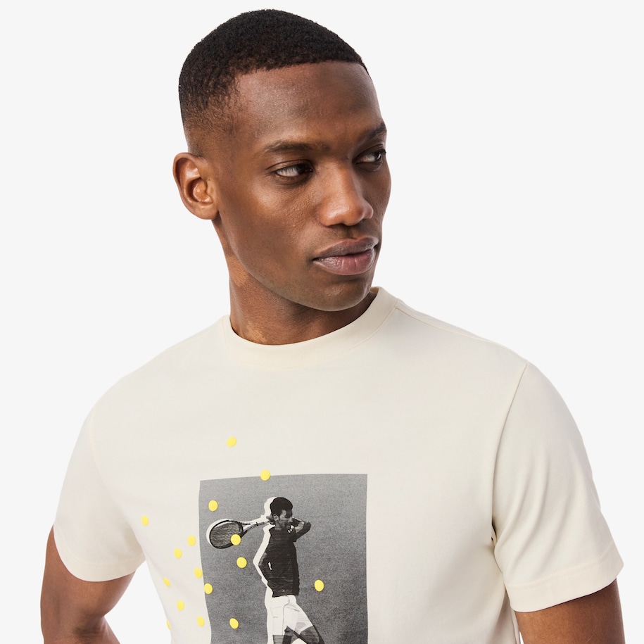 Kaos Graphic Lacoste Tenis x Novak Djokovic image number 1